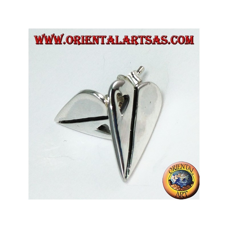 Silberohrringe in Form eines Herzens, mit einem kleinen durchbohrten Herzen