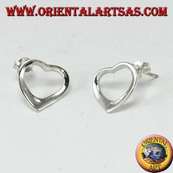 Pendientes de lóbulo de plata con un perfil de corazón