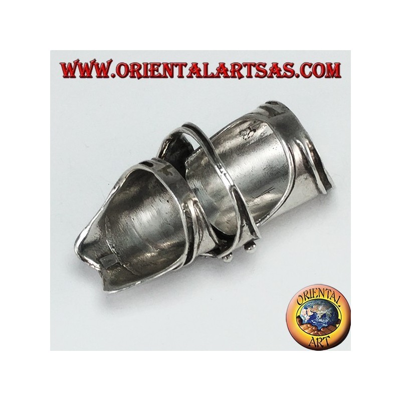 Bague médiévale en argent avec décorations tressées