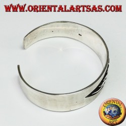 Pulsera rígida en plata 925 con talla tribal en bajo relieve
