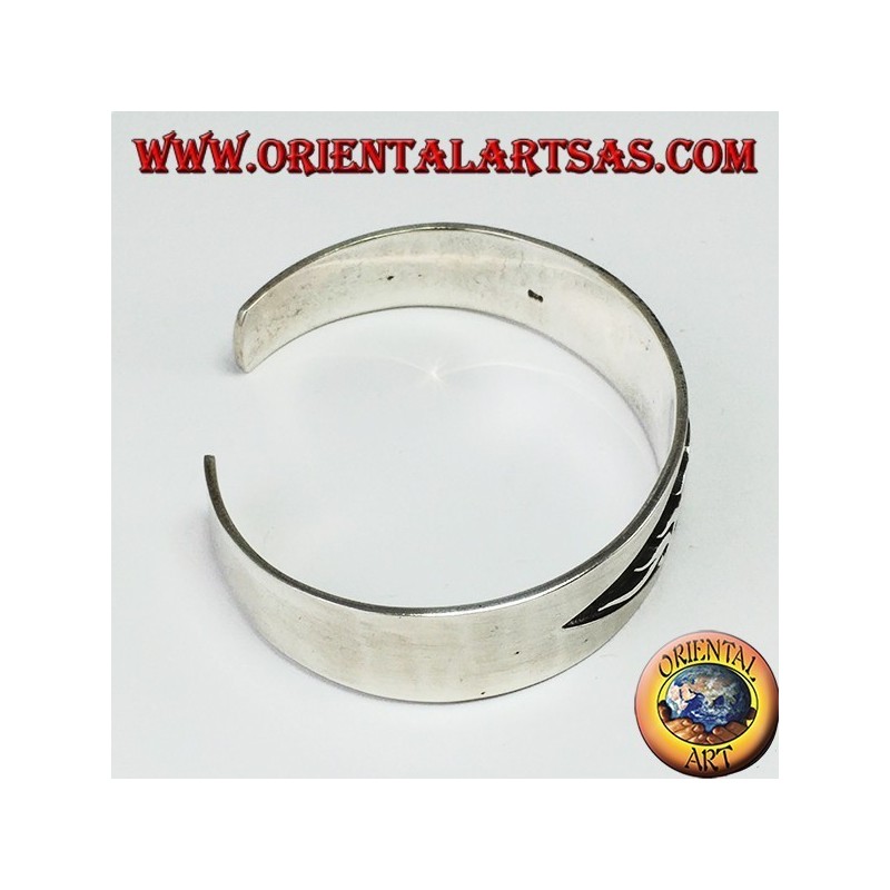 Pulsera rígida en plata 925 con talla tribal en bajo relieve