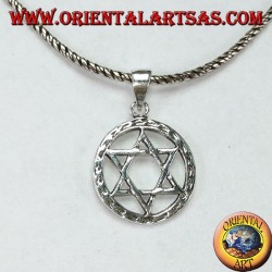 Colgante de plata con una Estrella de seis puntas de la Estrella de David en el círculo