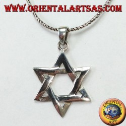 Pendentif en argent avec une étoile de David, une étoile tressée à six branches
