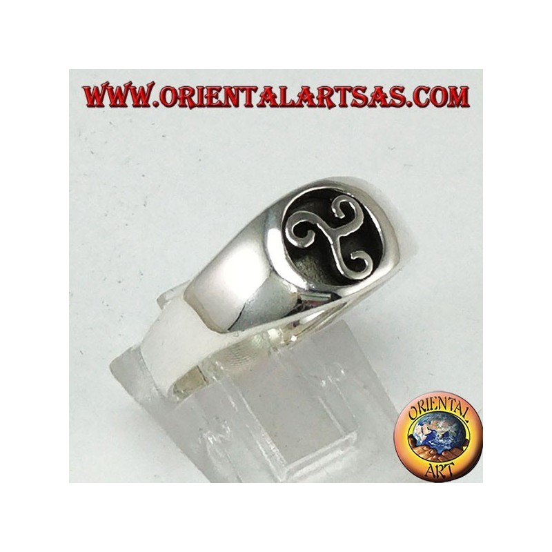 Silver ring with trisele or triskell seal