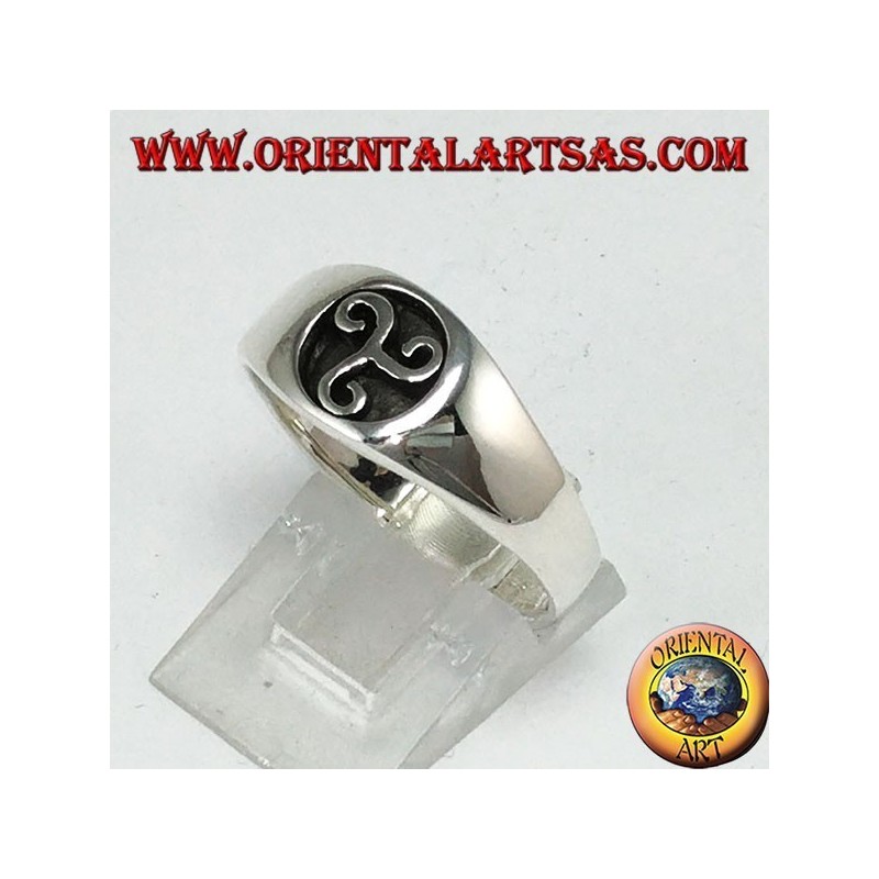 Bague en argent avec sceau trisele ou triskell