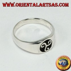 Silver ring with trisele or triskell seal
