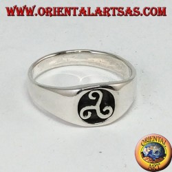 Bague en argent avec sceau trisele ou triskell