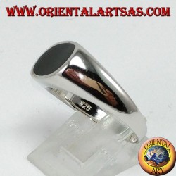 Bague en argent avec onyx plat ovale monté en croix