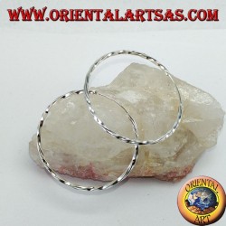 Orecchini in argento a cerchio attorcigliato da 40 mm. di diametro ⌀