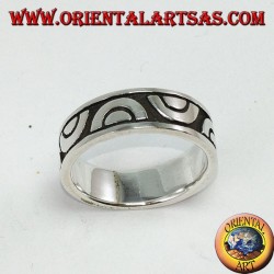Silver ring inlaid with opposed half-circles