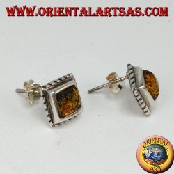 Lobe earring with green square amber in silver
