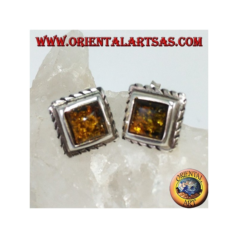 Lobe earring with green square amber in silver