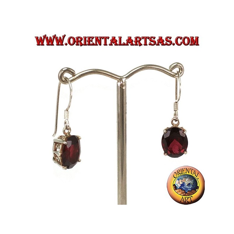 Pendientes de plata hechos a mano con granate oval natural