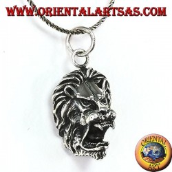 Pendentif en argent avec une tête de lion agressive