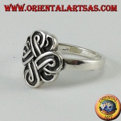 Anillo de plata con el nudo de San Juan o el nudo de Bowen