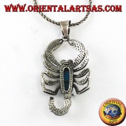 Pendentif en argent, scorpion aux yeux turquoise et cornaline