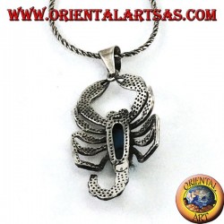 Colgante de plata, escorpión con ojos color turquesa y cornalina