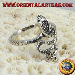 Anillo de plata en forma de serpiente cobra
