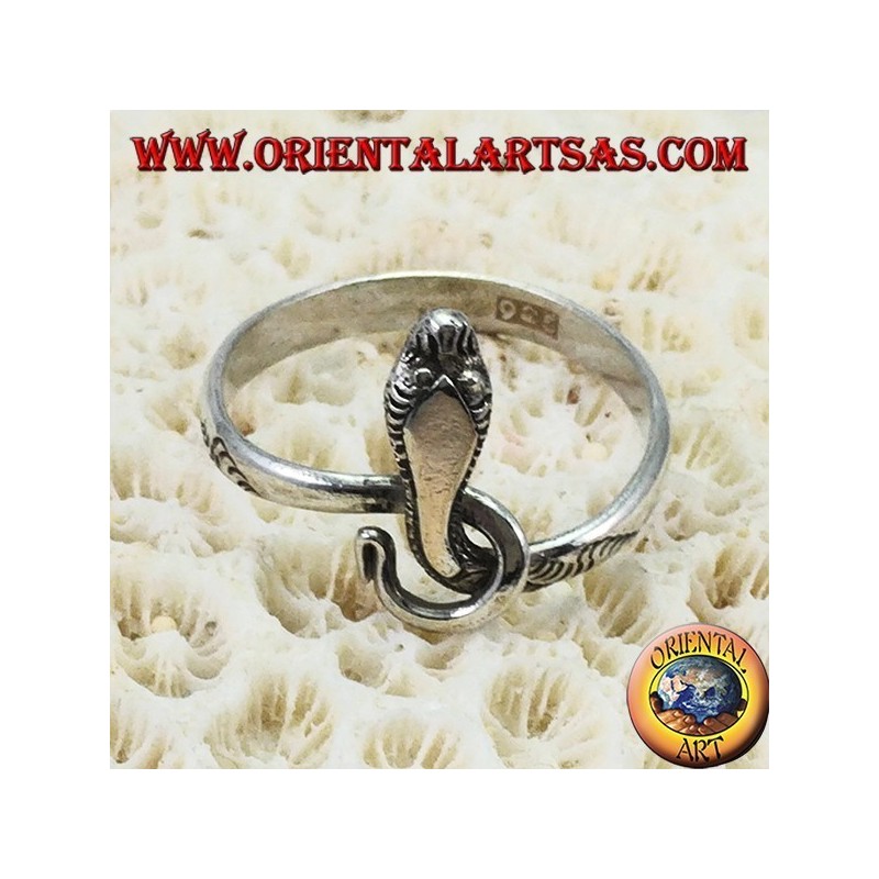 Bague en argent en forme de serpent avec une plaque en or au-dessus de la tête