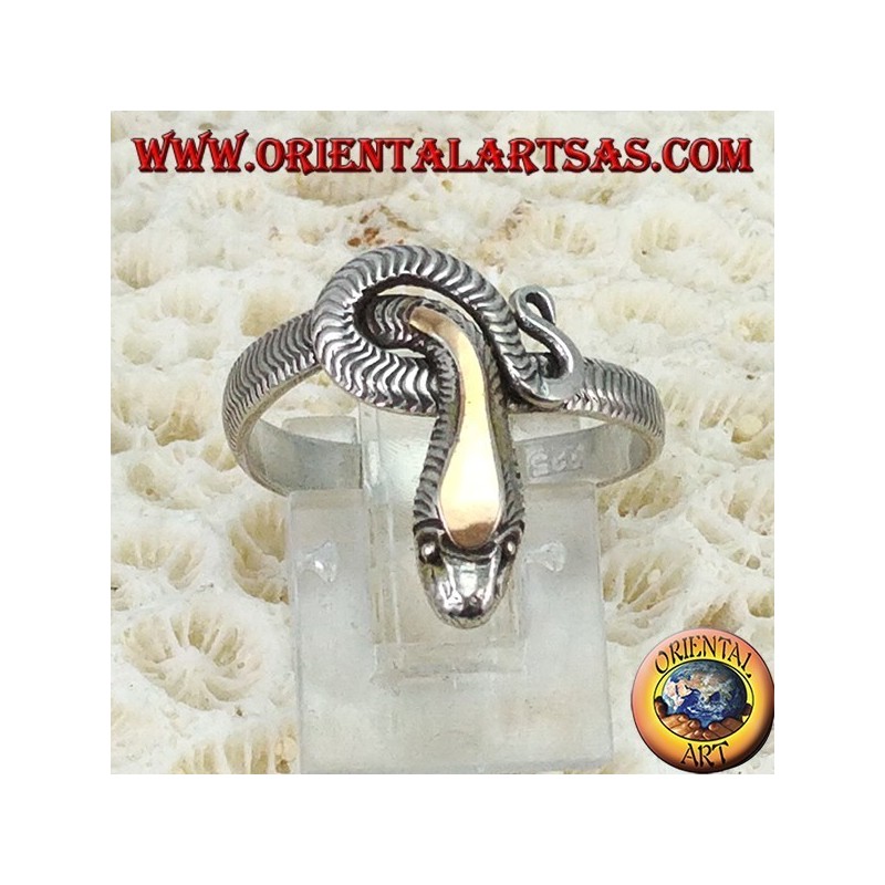 Bague en argent en forme de serpent entier avec une plaque en or au-dessus de la tête