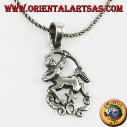Colgante de plata con un centauro con arco y estrella
