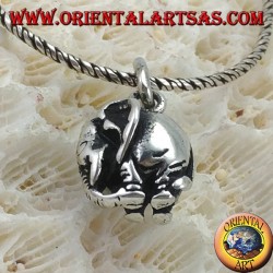 Colgante elefante plateado con probóscide tridimensional