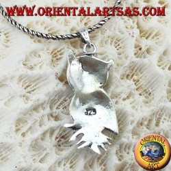 Colgante en forma de búho en la rama de plata