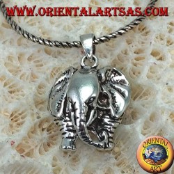 Colgante elefante de plata con probóscide