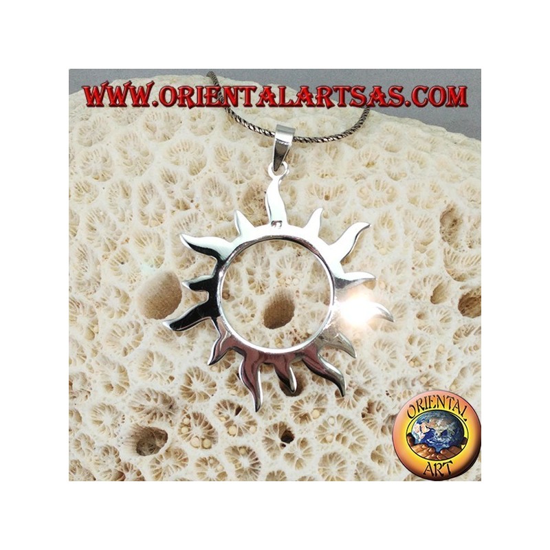 Colgante de plata con rayos de sol