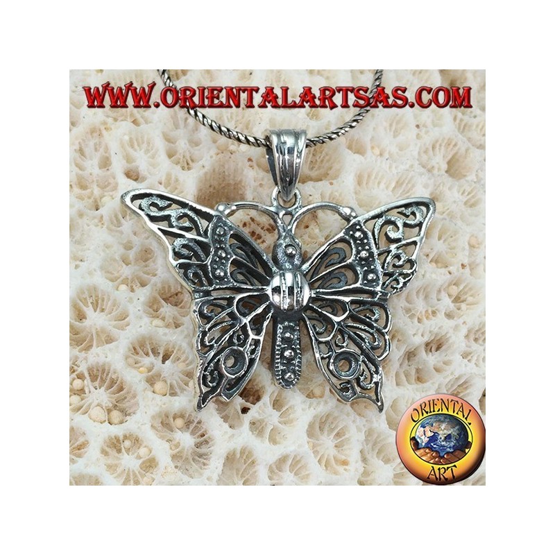 Pendentif en argent sous la forme d'un grand papillon