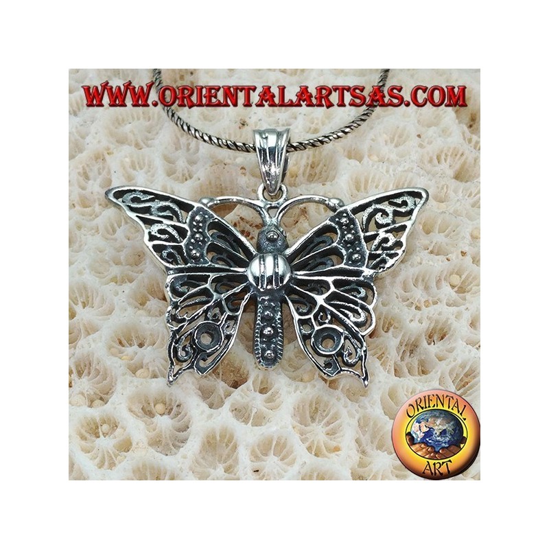 Silberner Anhänger in Form eines großen Schmetterlings