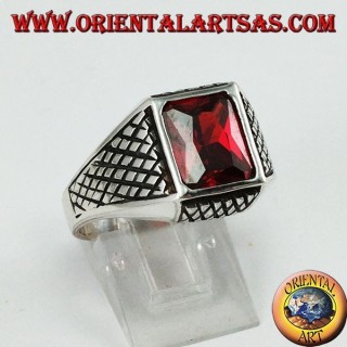 Silberner Herrenring mit rechteckigem facettiertem Granat