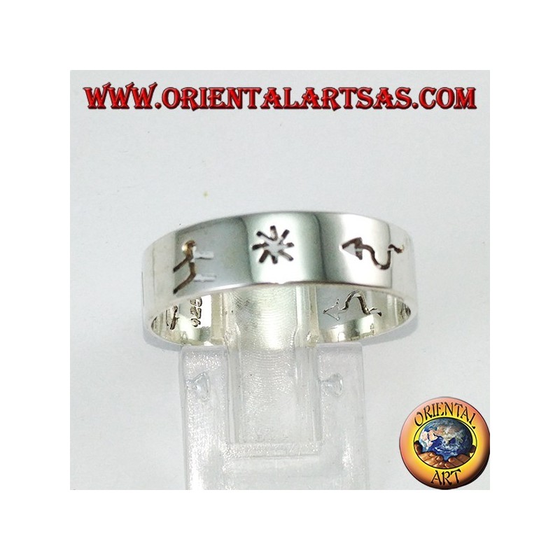 Anillo de plata tallado a mano