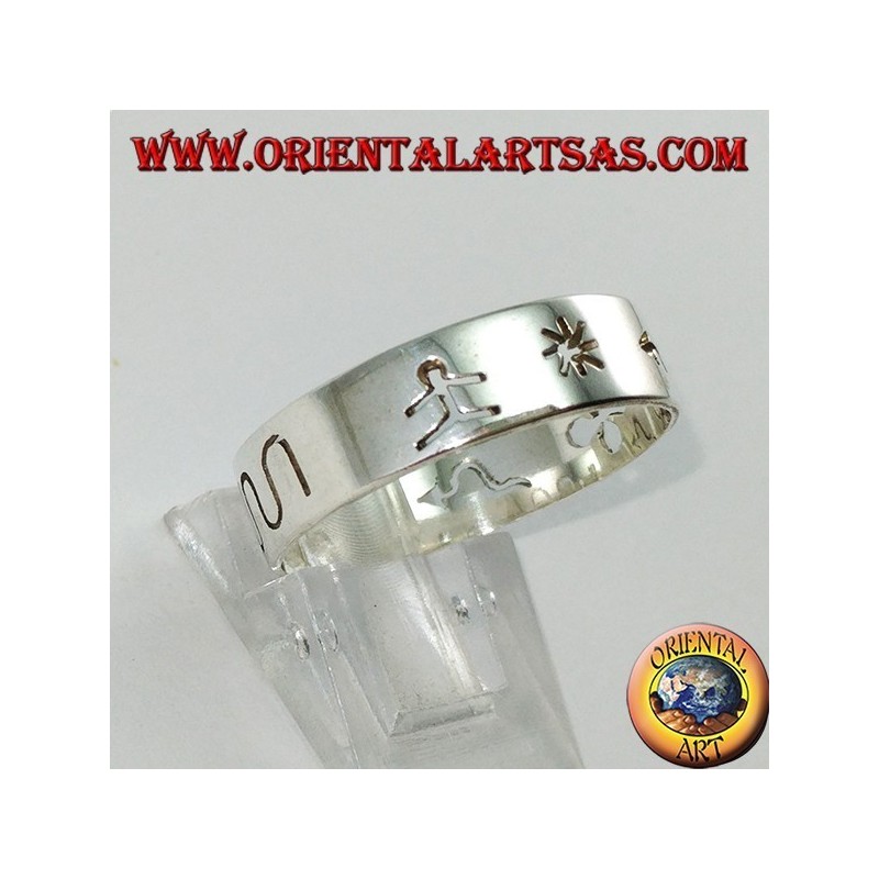 Anillo de plata tallado a mano