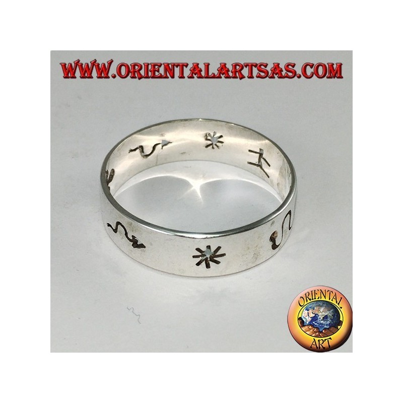 Hand carved silver band ring