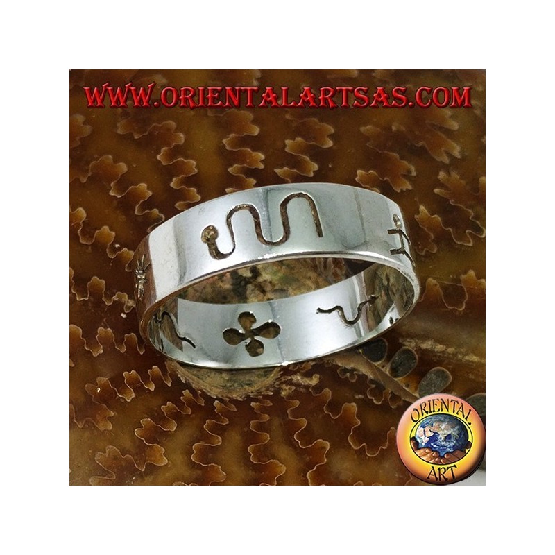Anello a fedina in argento intagliata a mano 