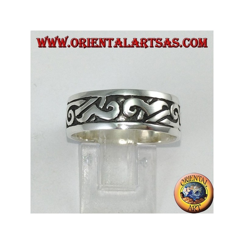 Anillo de plata con incrustaciones maoríes