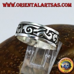 Silver band ring with Maori inlays