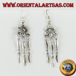 Pendientes de plata, flor con tres colgantes largos