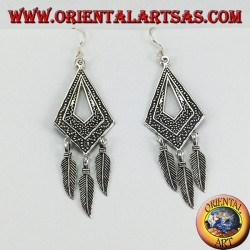 Silver earrings, in rhombus chiselled with three hanging feathers