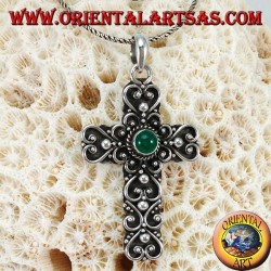 Pendentif en argent, croix baroque fait à la main avec de l'agate verte au centre