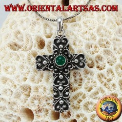Pendentif en argent, croix baroque fait à la main avec de l'agate verte au centre