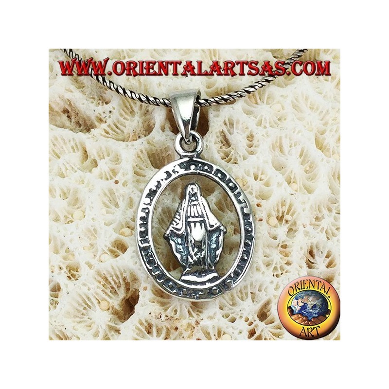 Ciondolo in argento con la Madonna di Lourdes