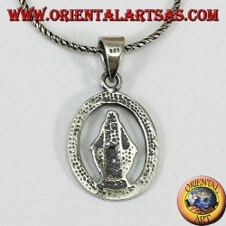 Pendentif en argent avec la Vierge de Lourdes