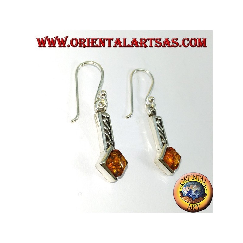 Orecchini in argento intarsiato con ambra quadrata