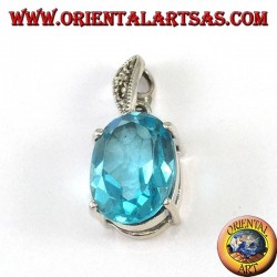 Silberanhänger mit oval-blauem Topas-Set