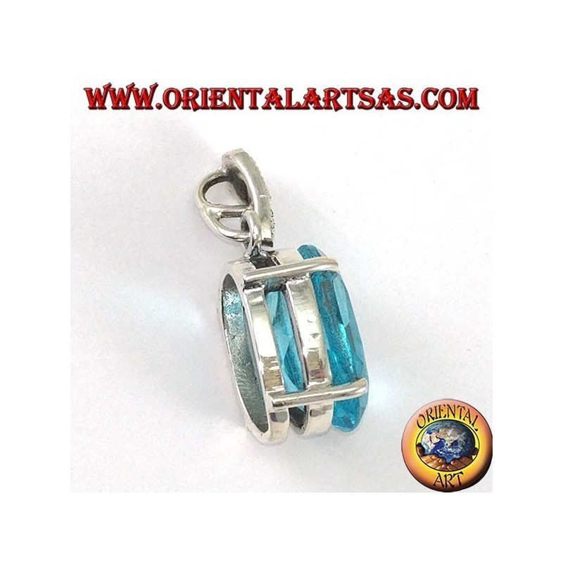 Silberanhänger mit oval-blauem Topas-Set