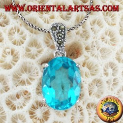 Silberanhänger mit oval-blauem Topas-Set