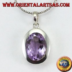 Pendentif en argent avec une belle vraie améthyste naturelle avec un cadre simple