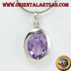 Pendentif en argent avec une belle vraie améthyste naturelle avec un cadre simple